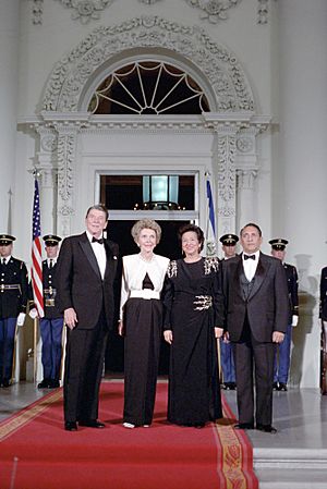 President Ronald Reagan and Nancy Reagan with José Napoleón Duarte and Inés Durán de Duarte