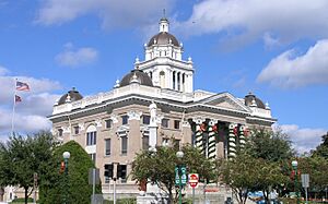 Side view of Lowndes County Courthouse