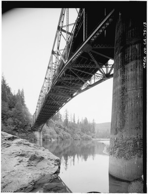 VIEW OF UNDERSIDE OF BRIDGE FROM NORTH PIER, LOOKING NORTHWEST - Smith River Bridge, CA State Highway 199 Spanning Smith River, Crescent City, Del Norte County, CA HAER CAL,8-CRECI.V,1-13