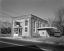 Former bank on West Bay Avenue