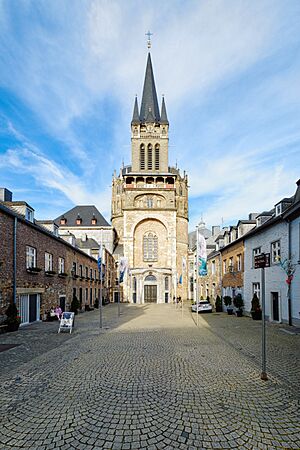 Aachener Dom Westansicht