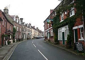 High Street and the Black Bull, Alton - geograph.org.uk - 1600840