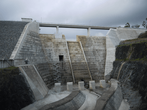 Hinze Dam (Queensland) - Spillway