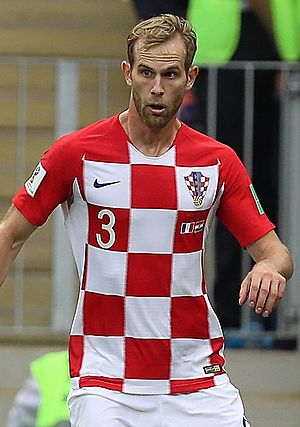 Ivan Strinić 2018 (cropped).jpg