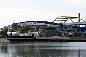 Marcus Amphitheater - panoramio (2).jpg