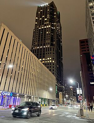 The one metropolitan square at night from the south