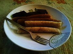 Two varieties of suman (glutinous rice and cassava)