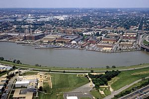 Washington Navy Yard aerial view 1985