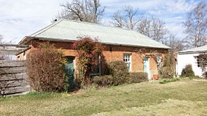 1904 - The Grange and Macquarie Plains Cemetery - The Cottage, dating from c.1836 on the north east side of the Grange farmhouse (5060570b10)