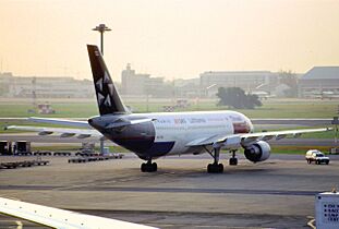 64ad - Thai Airways International Airbus A300-622R, HS-TAO@BKK,17.07.1999 - Flickr - Aero Icarus