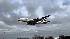 Airbus A380 A6-EVS on final approach to Heathrow, 19 November 2022