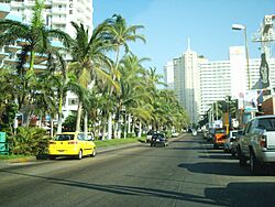 Avenida Costera Miguel Alemán de Acapulco, México