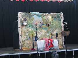 C0614-Kstovo-puppet-theatre-at-Auchan