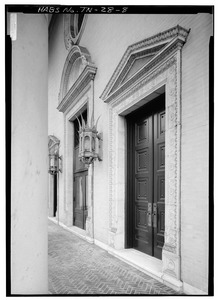 DETAIL OF ENTRANCES, NORTHEAST FRONT, FROM NORTH - First Presbyterian Church, McCallis Avenue and Douglas Street, Chattanooga, Hamilton County, TN HABS TENN,33-CHAT,4-8