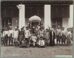 De Sultan van Pahang en zijn radjah 's, KITLV 3690f