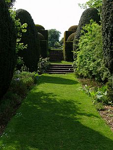 Garden, Hinton Ampner House - geograph.org.uk - 796312