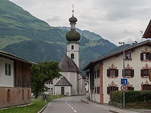 Hägerau, katholische Filialkirche heilige. Sebastian und Rochus in straatzicht Dm64091 foto3 2014-07-26 10.27
