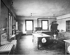 Home economics laboratory, University of Illinois, Urbana, IL, around 1910- 20. (3857008420)