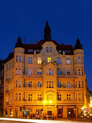 Katowice - Kamienica na rogu Stawowej i Mickiewicza nocą