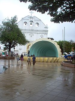 Amphitheater and Cathedral overlooking parque central after a rain. (2007)