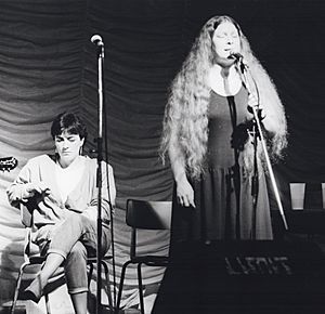 Mary Black and Dolores Keane with De Dannan, Trowbridge Folk Festival 1985