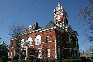Monroe County courthouse in Forsyth