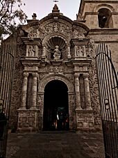 Portada de la iglesia de Yanahuara, Arequipa