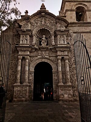 Portada de la iglesia de Yanahuara, Arequipa