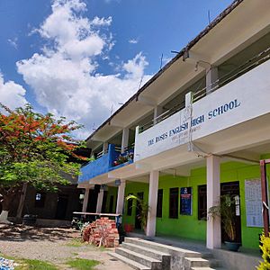 Roses english high school