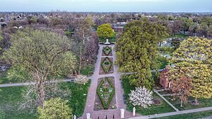 Schiller Park's Huntington Gardens