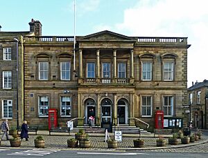 Skipton Town Hall (6924265127)