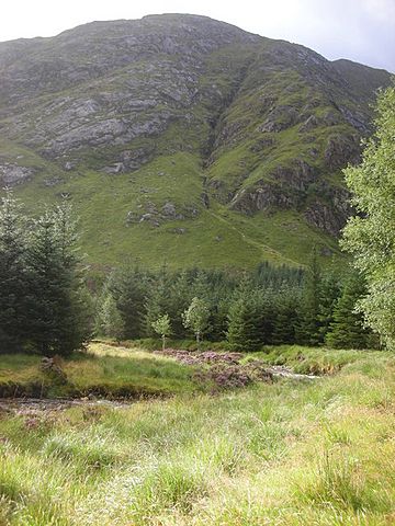 View up Carn na Nathrach from the Hurich glen - geograph.org.uk - 1185966.jpg