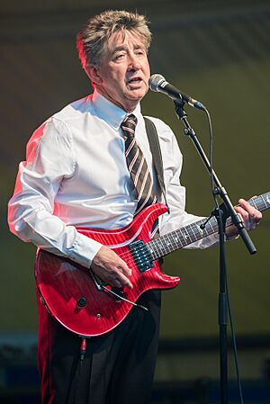 2017 The Hollies - by 2eight - 8SC6917