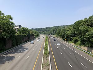 2021-07-06 11 28 41 View south along Interstate 287 from the overpass for U.S. Route 202 and Morris County Route 511 (Main Street-Washington Street) in Boonton, Morris County, New Jersey