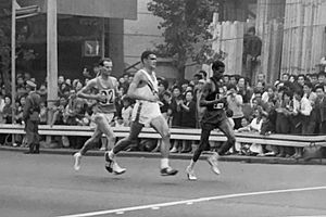 Abebe Bikira running on the Koshu Kaido