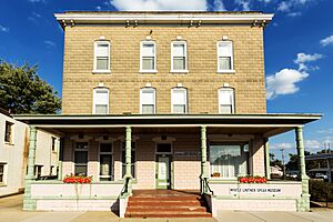 Belmont Hotel (Pardeeville, Wisconsin) September 2013 02