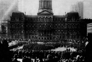 Dedicating War Memorial (1927) (cropped)