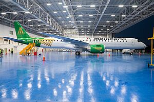 Embraer E195-E2 Side