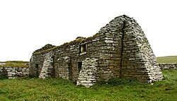 Eynhallow Church 20110526 from southeast