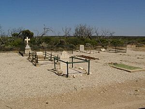 Fowlers-Bay-cemetery