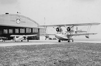 Hall PH and Stinson Reliant at CGAS Brooklyn 1938