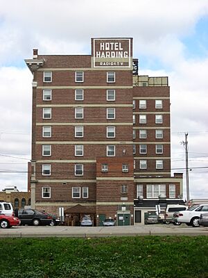 Hotel Harding rear
