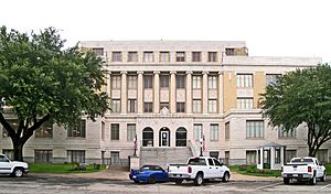 Hunt courthouse 2010