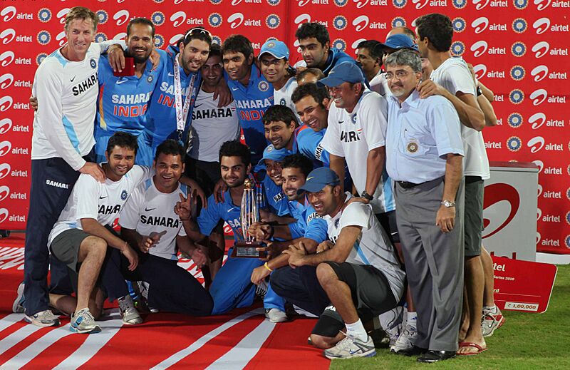 Indian cricket team with cup