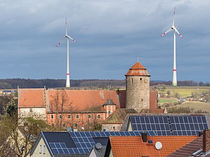 Lisberg Burg Windräder Solar power PC313027