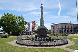 Mansfield Police Memorial 002