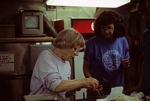 Photo of Ruth Turner and Colleen Cavanaugh dissecting clams from the deep sea.jpg