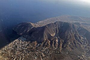 Santorini - Grecia - Vista Aerea del promontorio di Ancient Thira - agosto 2018