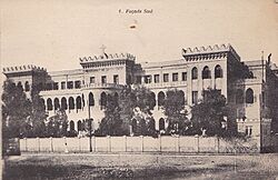 South Façade of College du Sacre Coeur Heliopolis.jpg