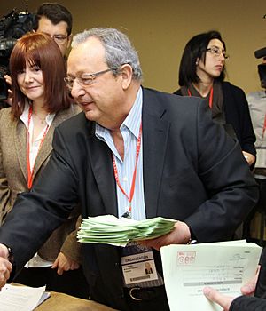 Txiki Benegas en el 38 Congreso del PSOE-2.jpg